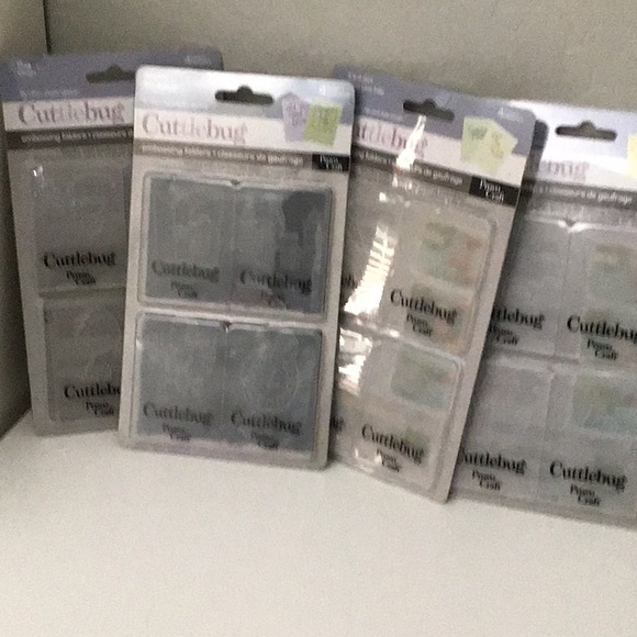 4 Sets Cuttlebug Embossing Folders Cat Dog Girl - Picture 2 of 9